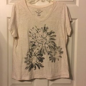 Sonoma tissue tee with grey flower design, sz PXL